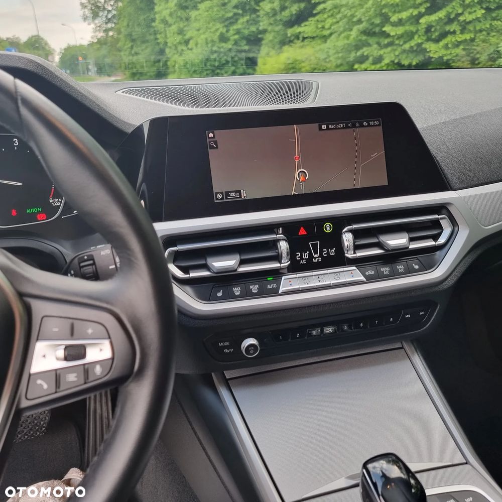 BMW Seria 3 320d Edition Luxury Line Purity - 32