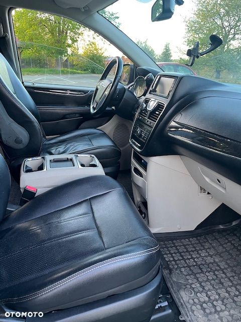 Chrysler Town & Country 3.6 Limited - 5