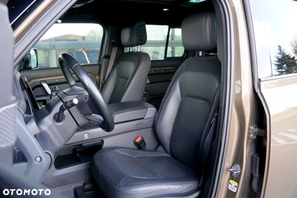 Land Rover Defender 3.0 D300 mHEV X-Dynamic HSE - 19