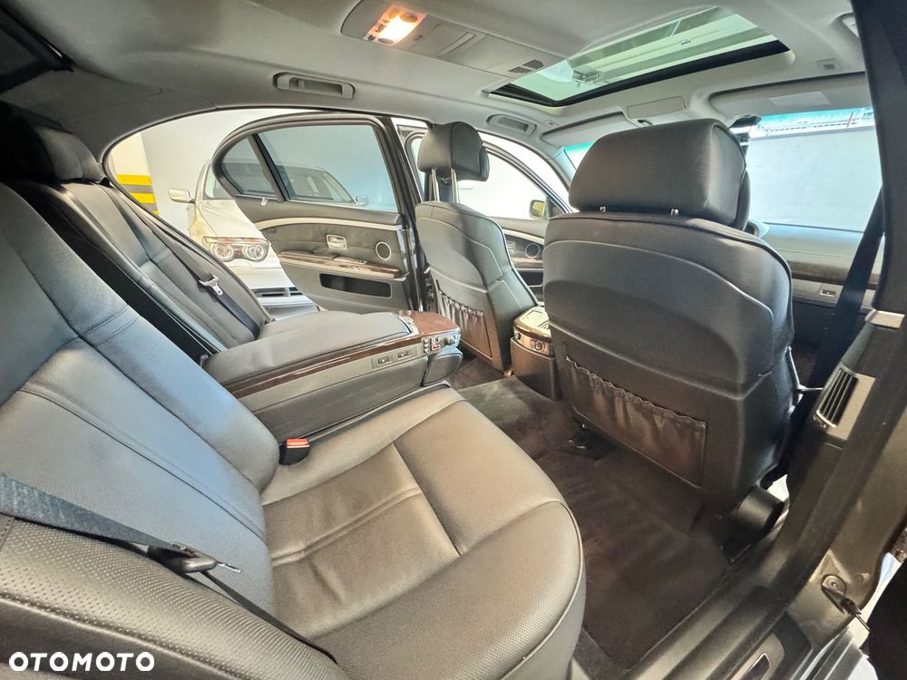 BMW Seria 7 750Li - 29