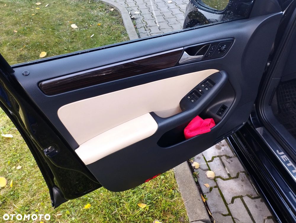 Volkswagen Jetta 2.0 TDI DPF BMT Comfortline - 29
