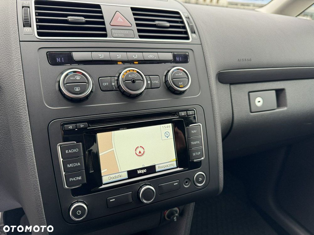 Volkswagen Touran 1.6 TDI DPF BlueMotion Technology Highline - 25