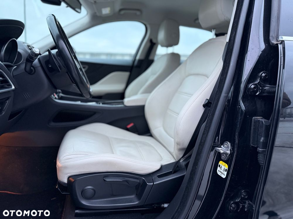Jaguar F-Pace 20d AWD Prestige - 23