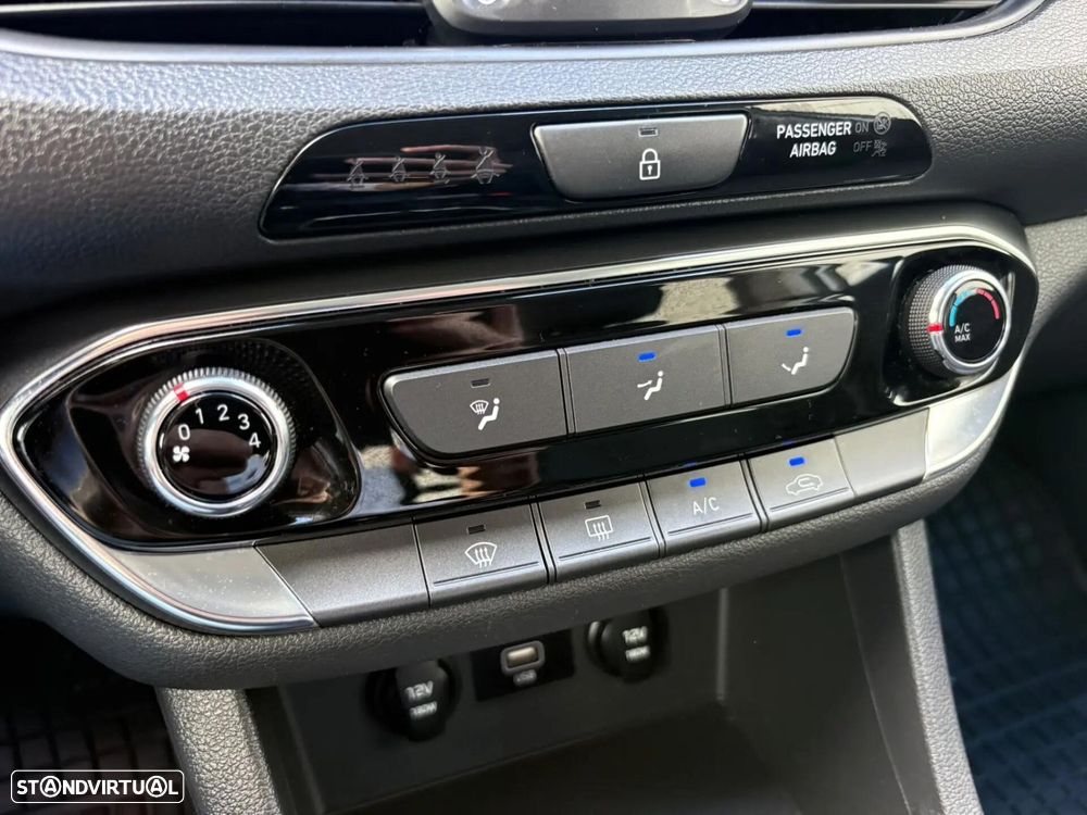 Hyundai i30 1.6 CRDi STyle Plus - 46
