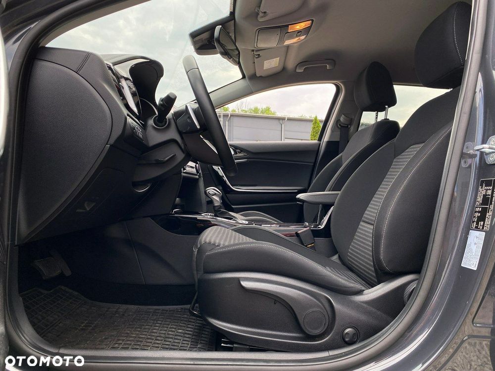 Kia Ceed - 10