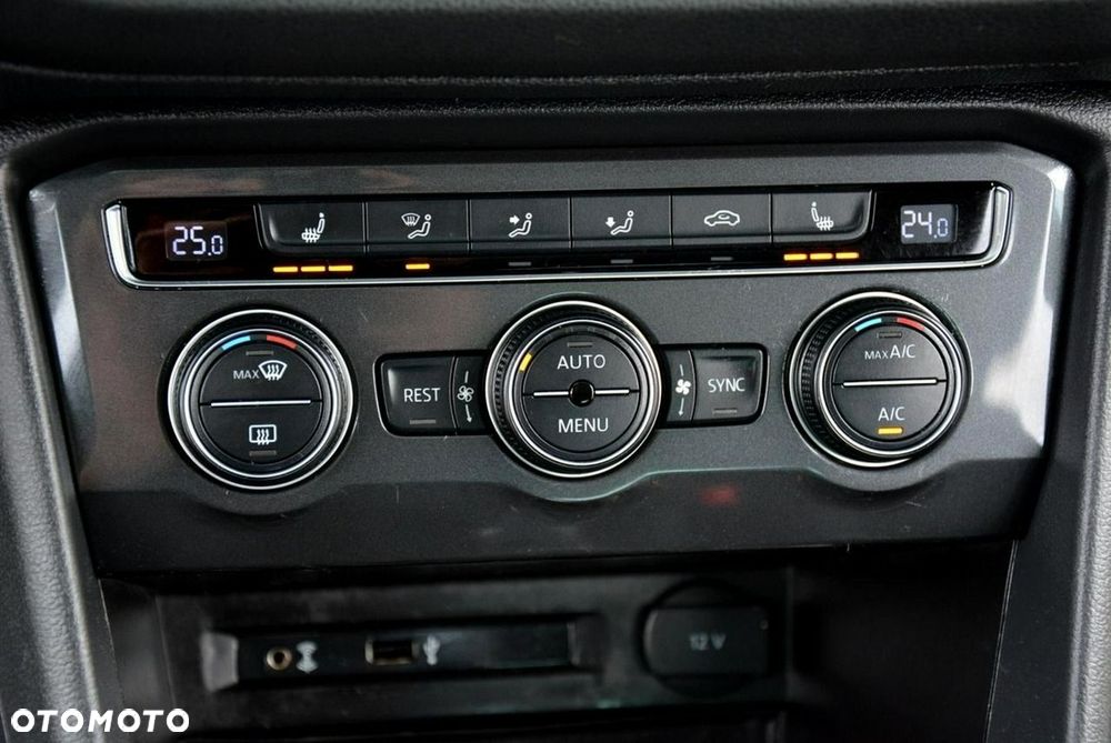 Volkswagen Tiguan - 29
