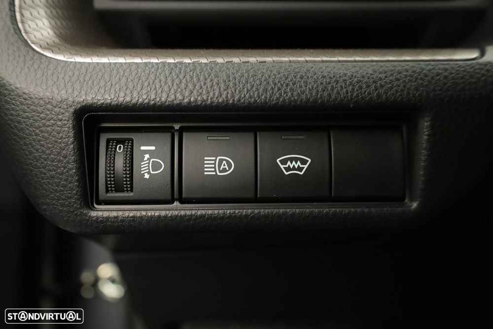 Toyota Prius 2.0 Plug-in Exclusive - 18