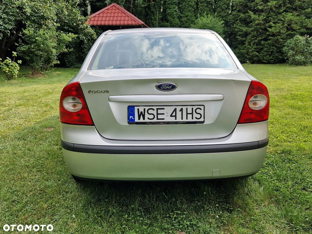 Ford Focus 1.6 Ambiente - 11