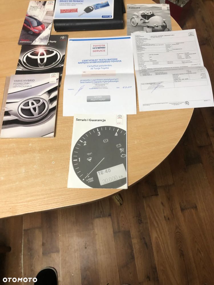 Toyota Yaris Hybrid 100 Selection Passion - 32
