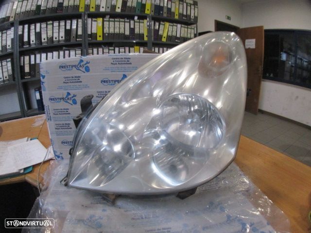 Farol Far1632 TOYOTA COROLLA 2 VERSO FASE 1 2006 2.2D4D 136CV 5P CINZENTO ESQ HB4 + HB3 STANLEY - 1