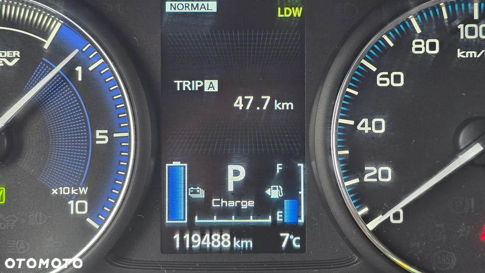 Mitsubishi Outlander - 13