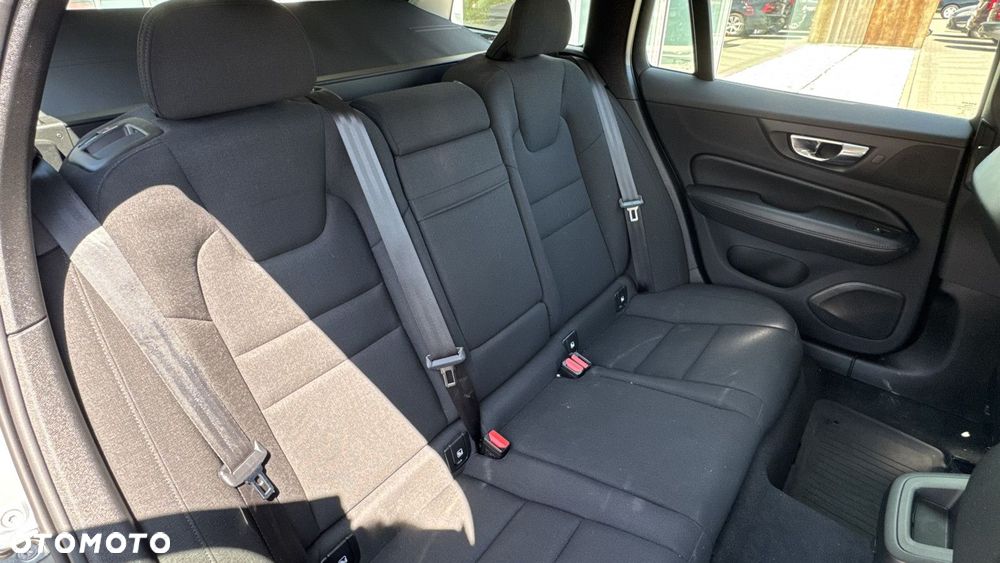 Volvo V60 Cross Country - 22