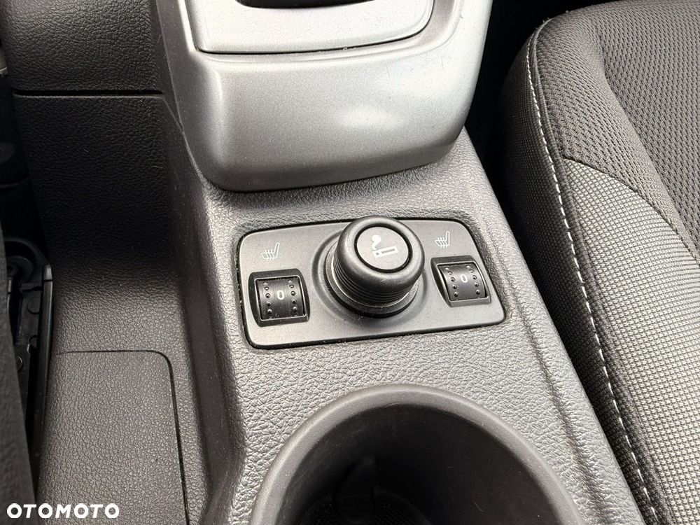Ford Focus 1.6 TDCi DPF SYNC Edition - 27