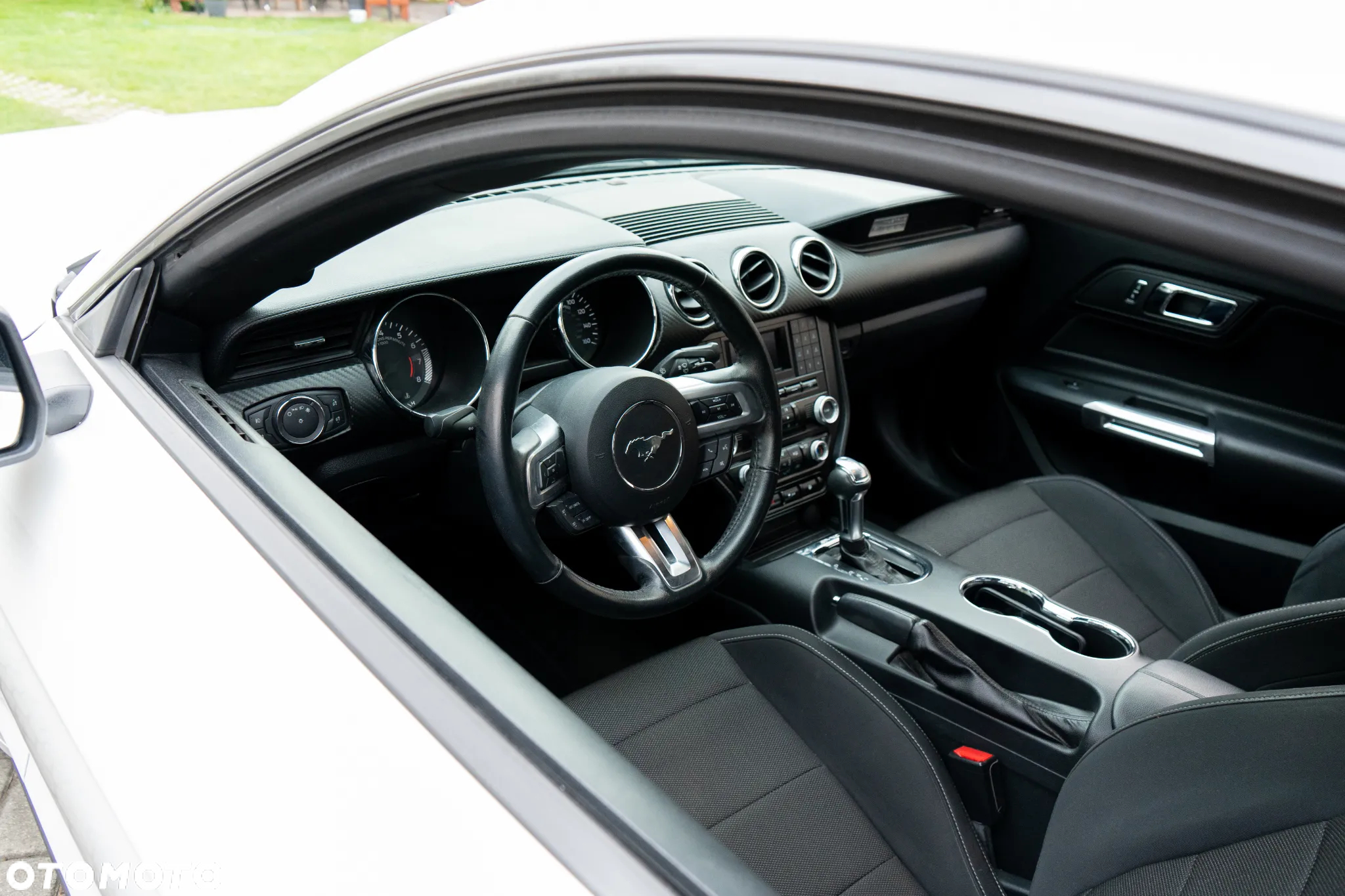 Ford Mustang - 8
