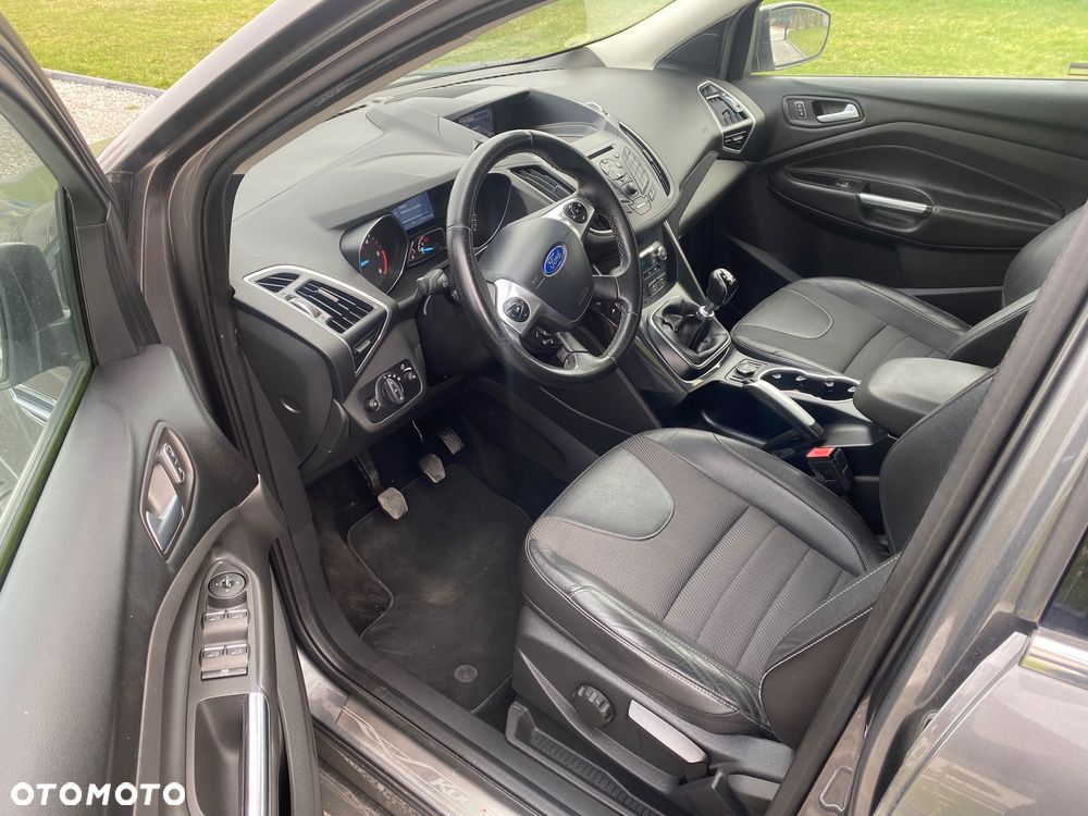 Ford Kuga 2.0 TDCi 2x4 Titanium - 39