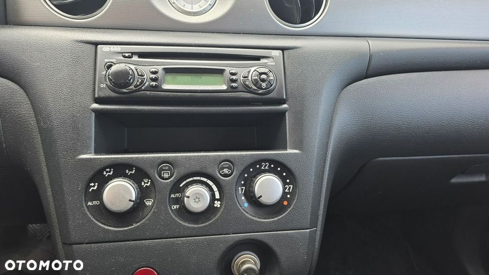 Mitsubishi Outlander - 11