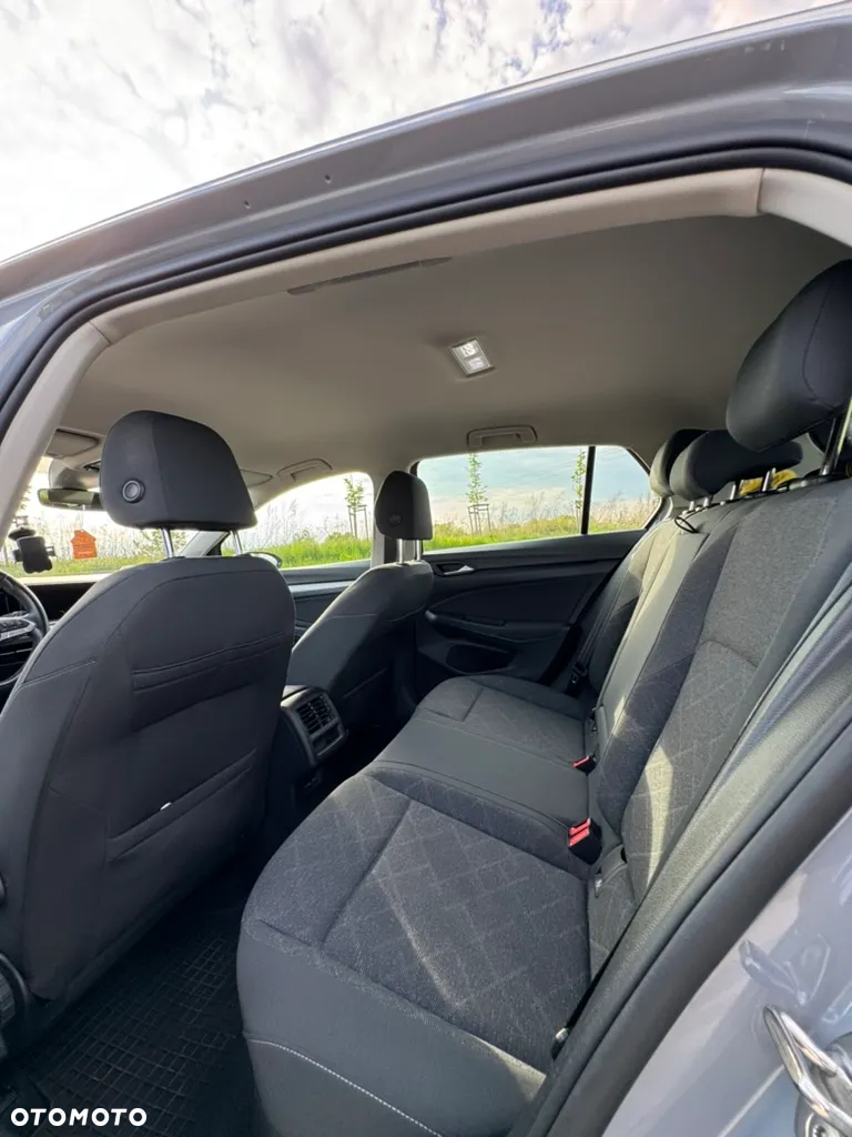Volkswagen Golf - 11