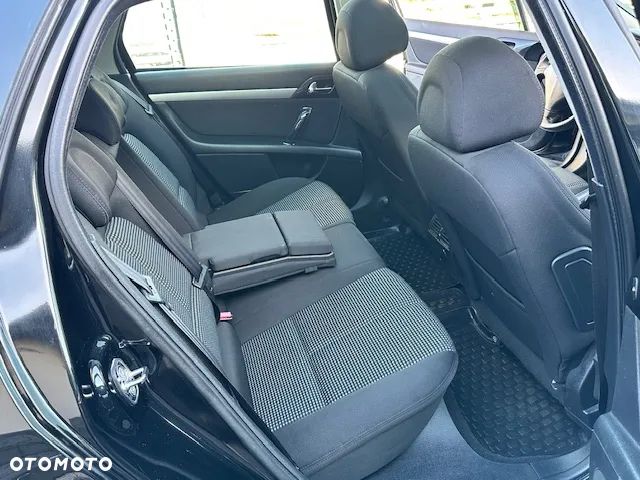 Peugeot 407 SW HDi 140 Business Line - 21