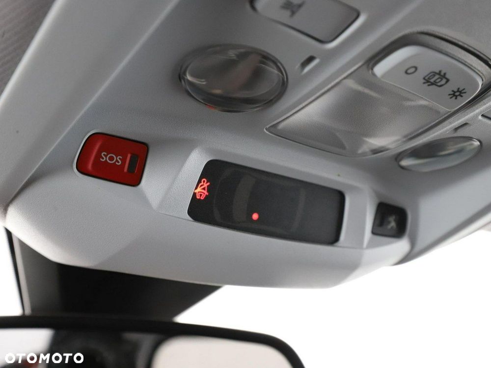 Peugeot 3008 1.6 BlueHDi Allure S&S EAT6 - 38