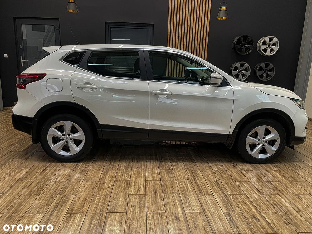 Nissan Qashqai 1.5 dCi N-Connecta - 6