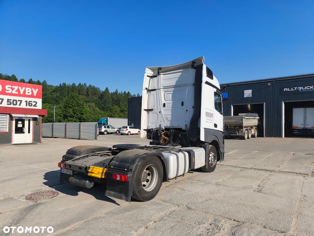 Mercedes-Benz Actros - 3