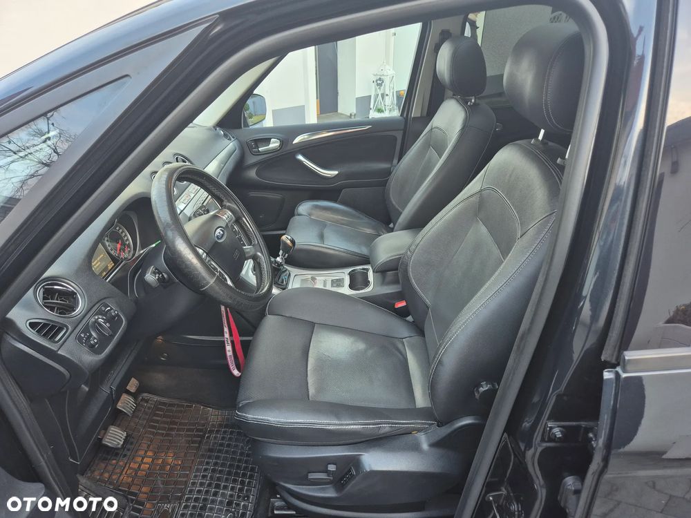 Ford S-Max - 12