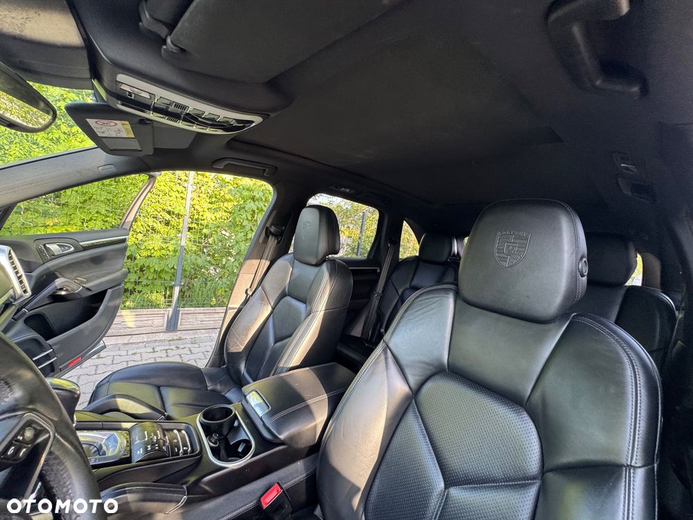 Porsche Cayenne - 30