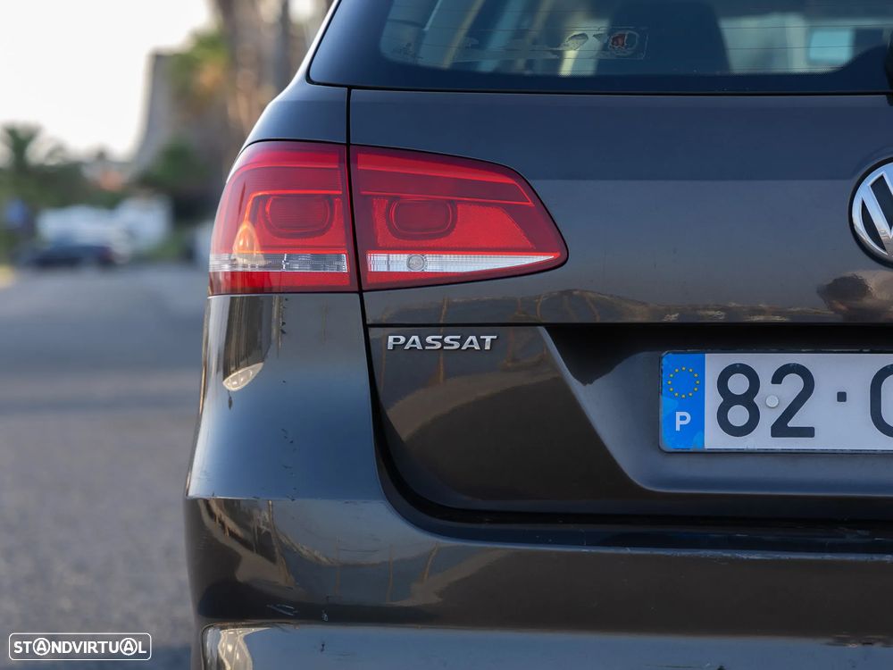 VW Passat Variant 1.6 TDI BlueMotion - 11