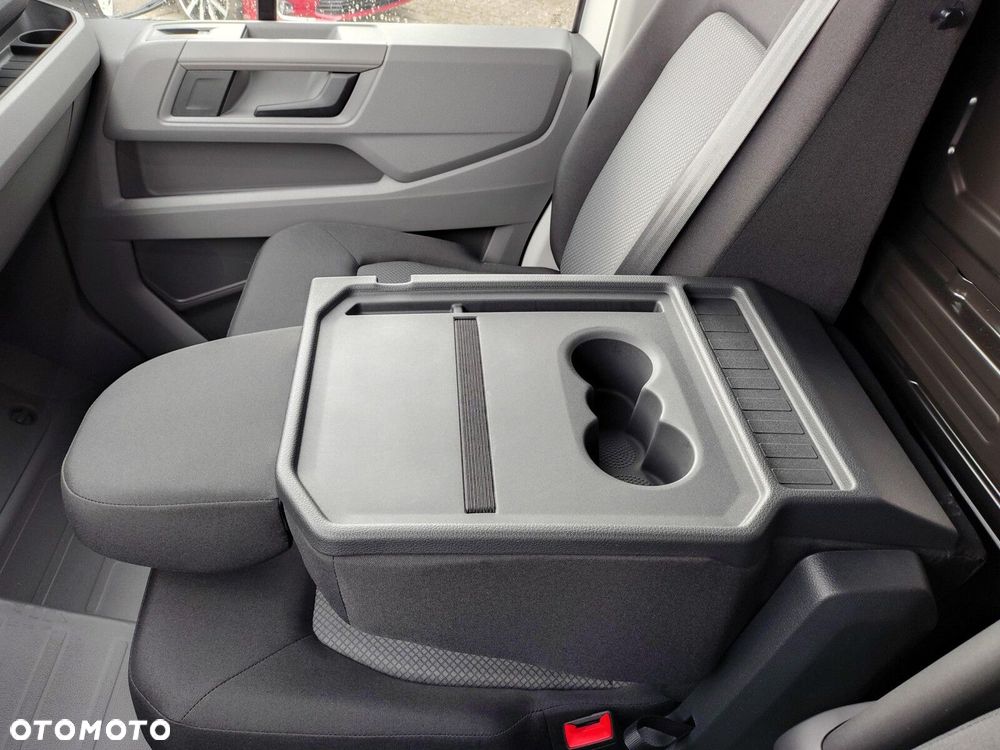 Volkswagen Crafter 35 Furgon z wysokim dachem silnik: 2,0 l EU6 SCR 177 KM, przedni 8-bieg.automatyczna, r.o : 4490 mm - 13