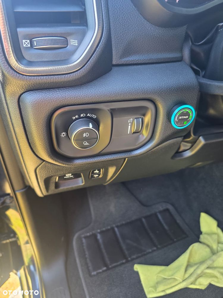 Dodge RAM 5.7 4x4 - 29