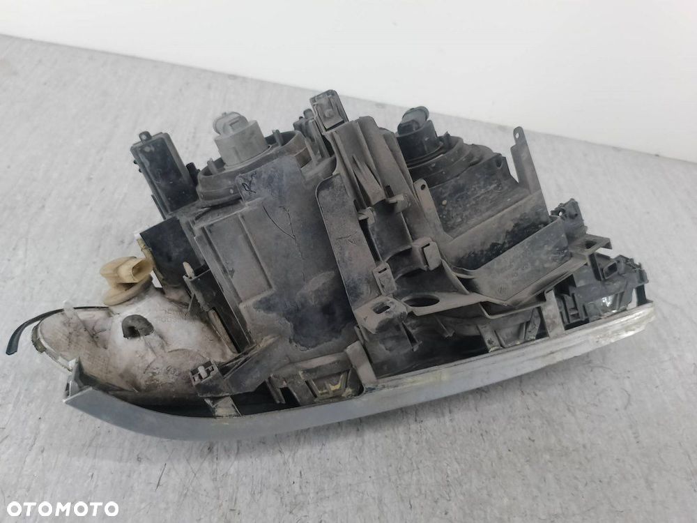 LAMPA PRZÓD LEWA BMW E46 0301089205  6902745 - 3