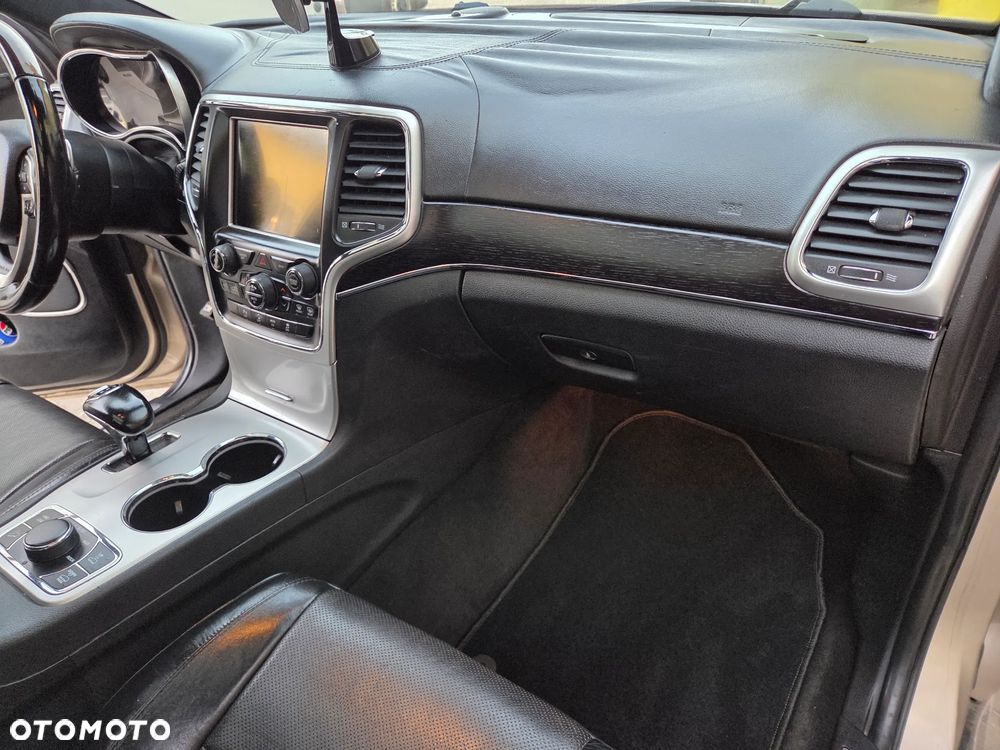 Jeep Grand Cherokee - 11