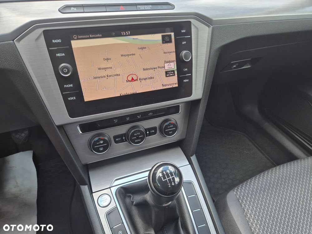 Volkswagen Passat 2.0 TDI SCR Highline - 21