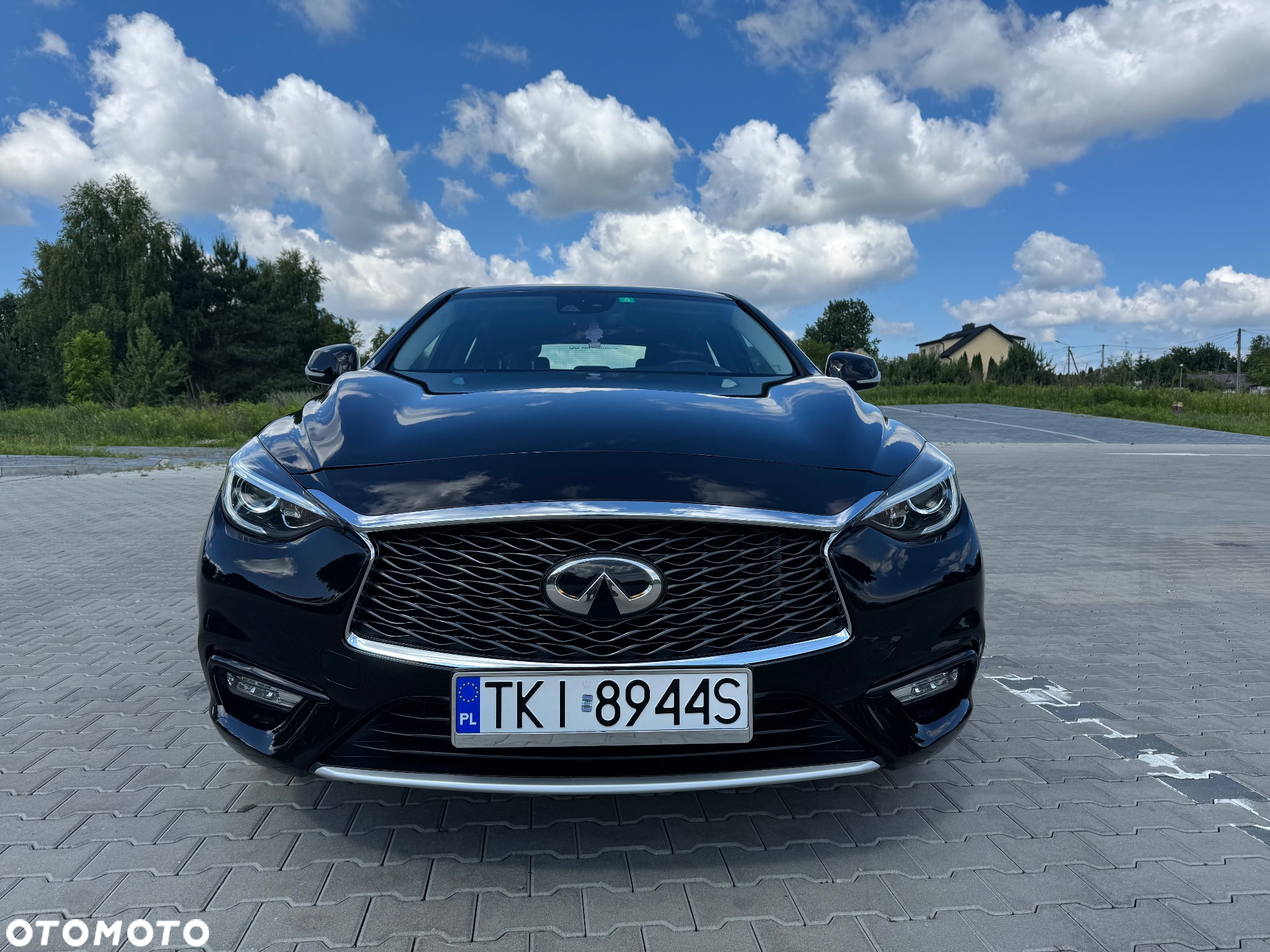 Infiniti Q30 1.6t - 20