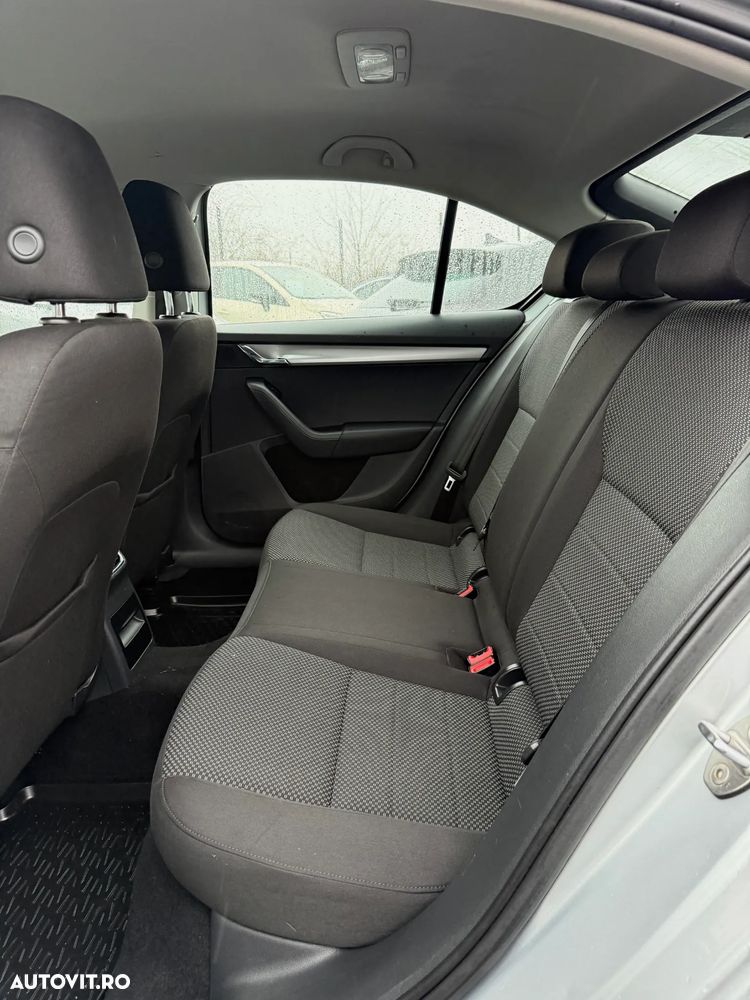 Skoda Octavia 1.6 TDI DSG Ambition - 18