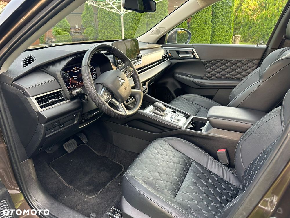 Mitsubishi Outlander - 9