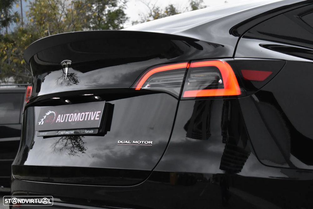 Tesla Model Y Performance Tração Integral - 22
