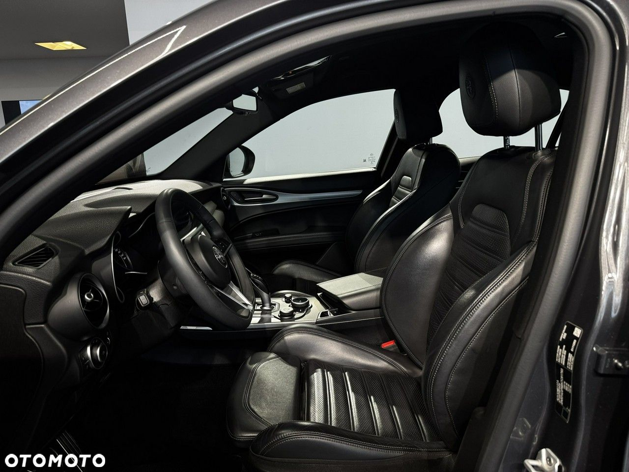 Alfa Romeo Stelvio - 17