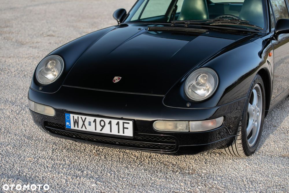 Porsche 911 Carrera 4 - 16