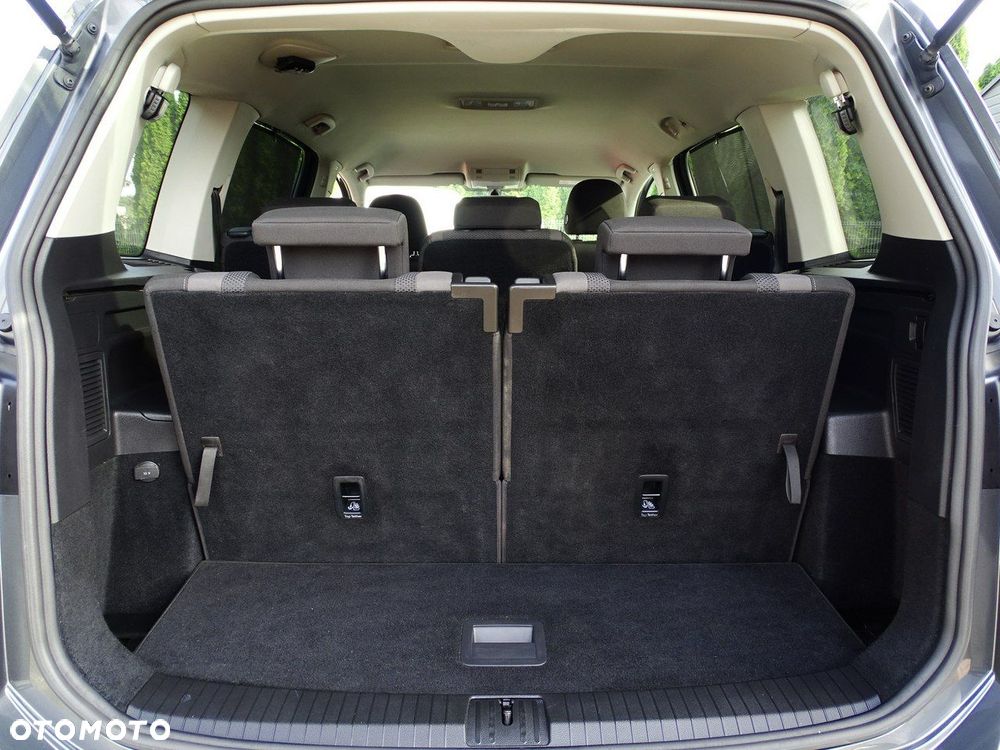 Volkswagen Touran - 37