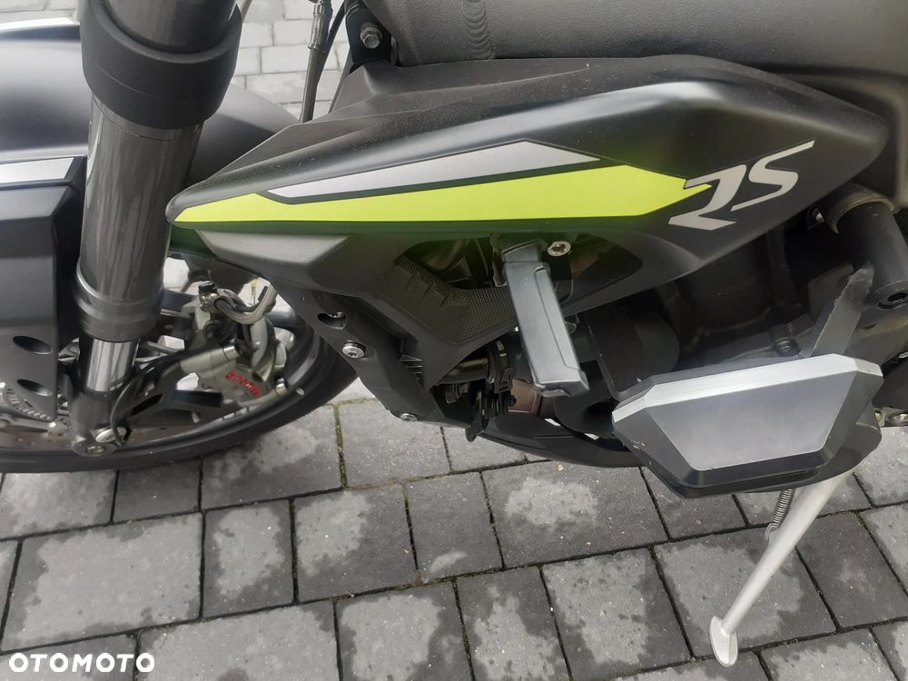 Triumph Street Triple - 32