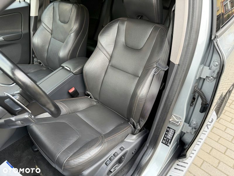 Volvo XC 60 D4 Geartronic Summum - 10