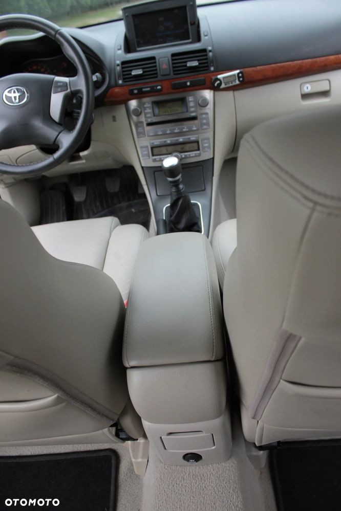 Toyota Avensis 2.2 D-CAT Executive - 33