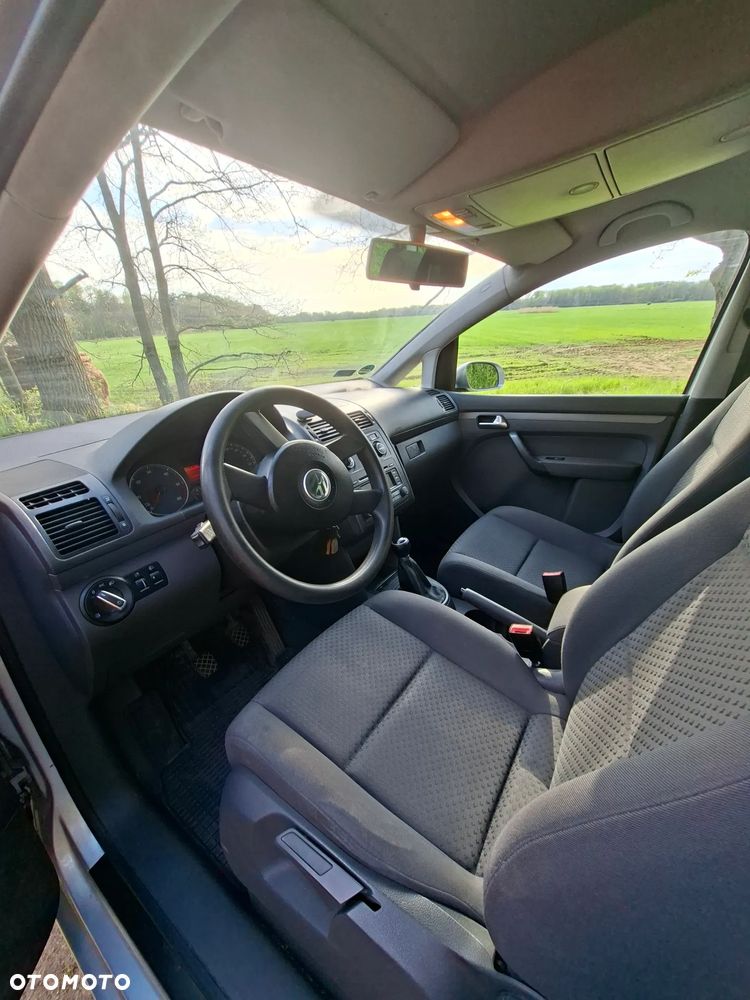 Volkswagen Touran 1.9 TDI Conceptline - 5