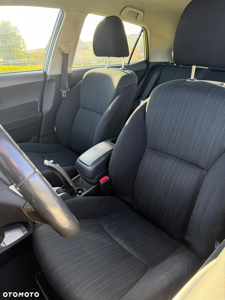 Toyota Auris 1.6 Executive - 12