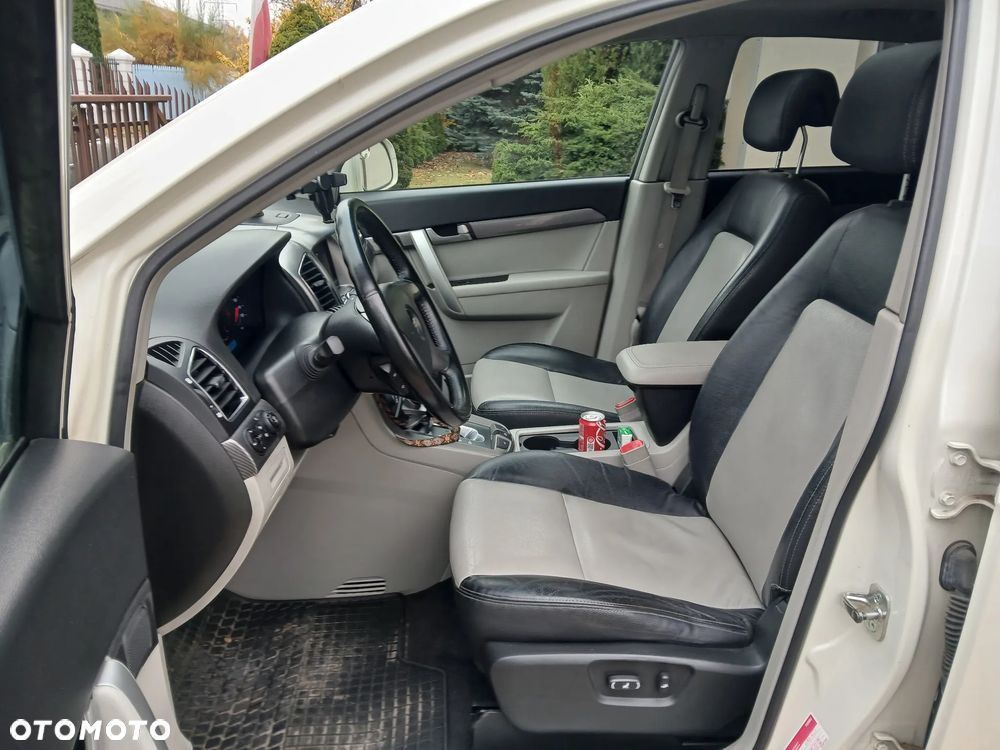 Chevrolet Captiva 3.0 V6 LTZ - 9