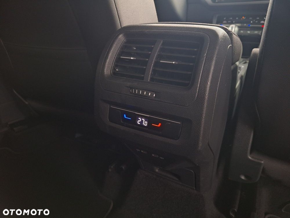 Volkswagen Touran 2.0 TDI BMT Comfortline DSG - 39