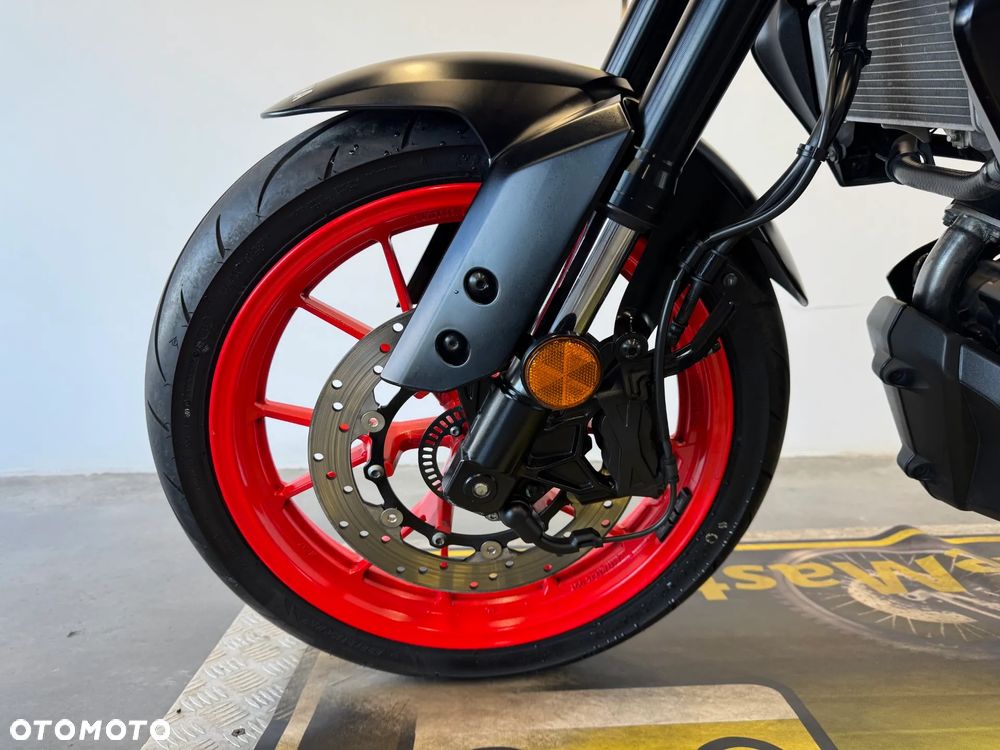 Yamaha MT - 18