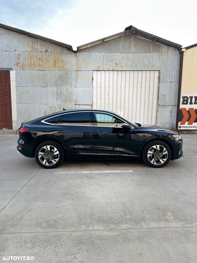Audi e-tron 50 quattro - 12
