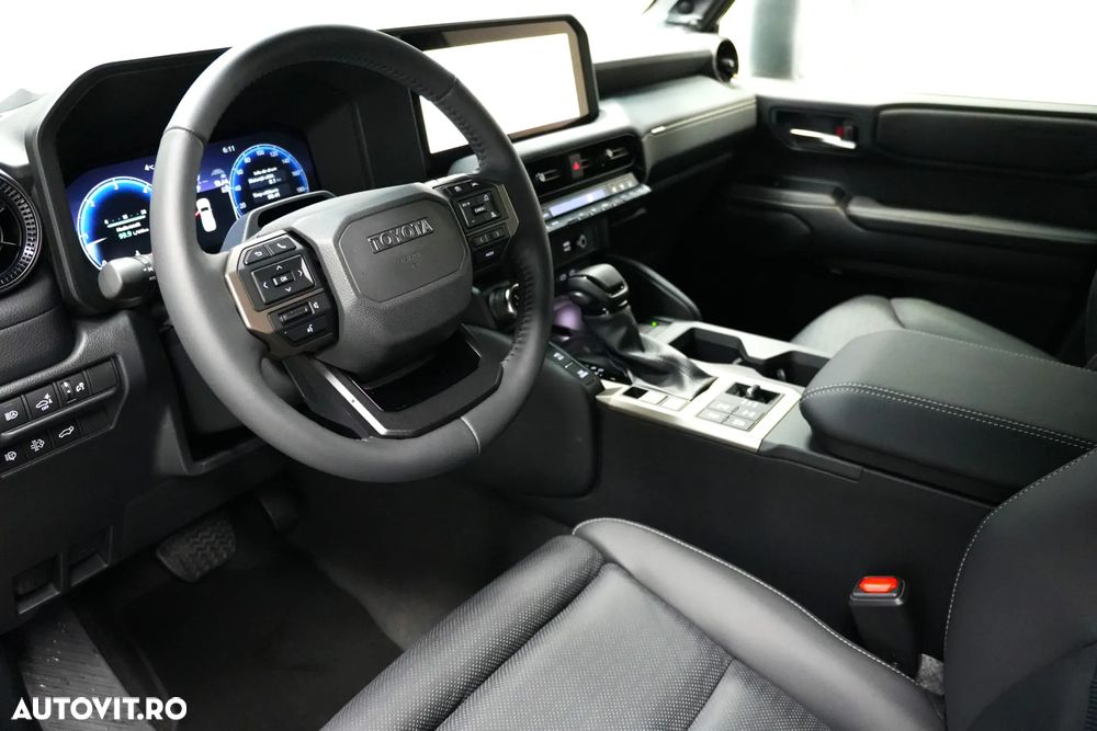 Toyota Land Cruiser - 7